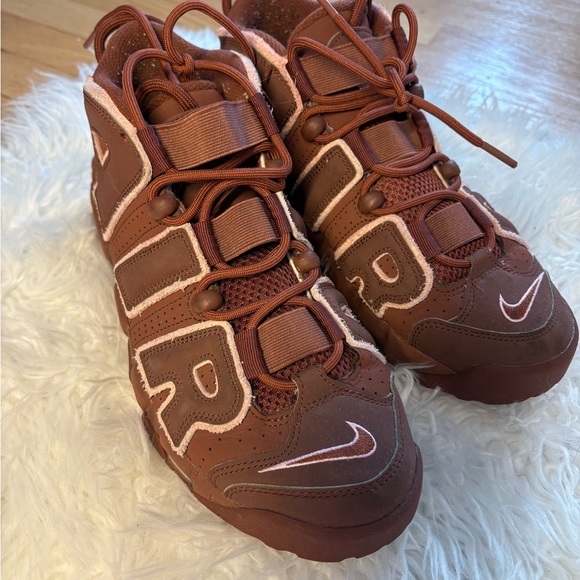 Air More Uptempo 96 "Valentine's Day - Picture 2 of 5